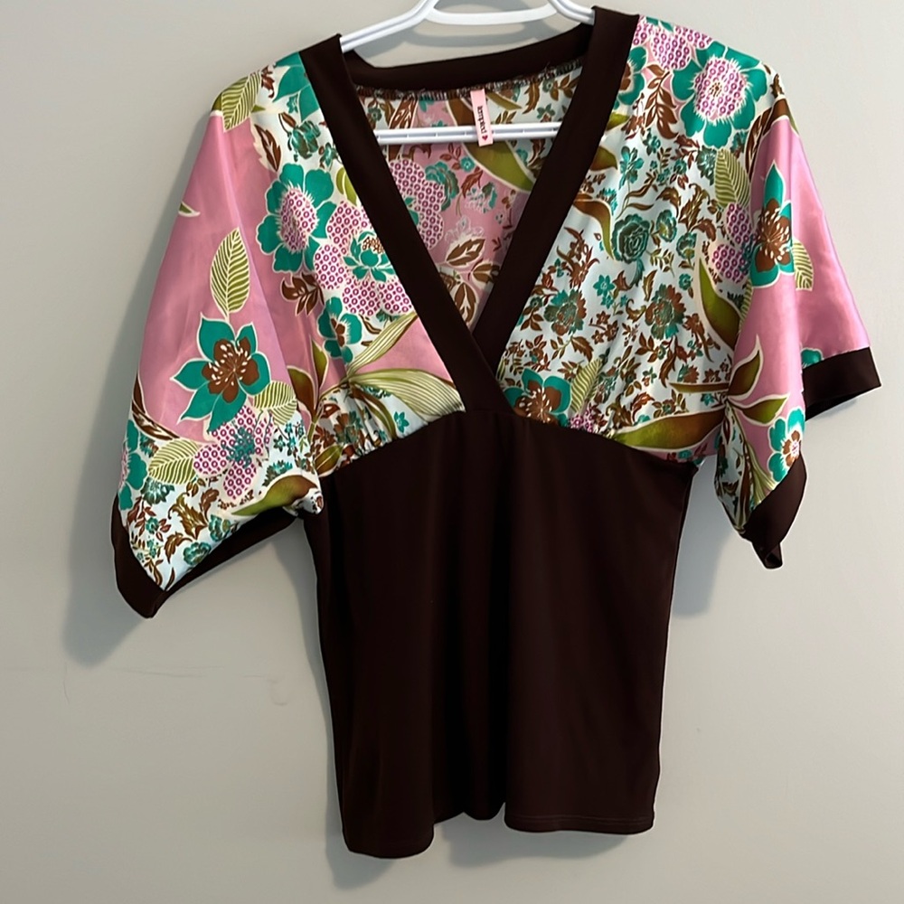 Cute pretty top!